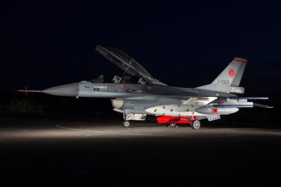 Unieke F-16: J-066 'Orange Jumper'